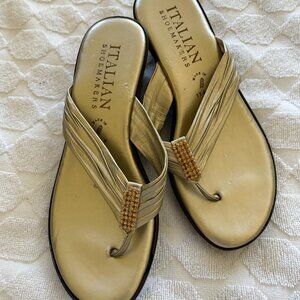 Italian Shoemakers Women's size 7 Gold slide wedge sandal